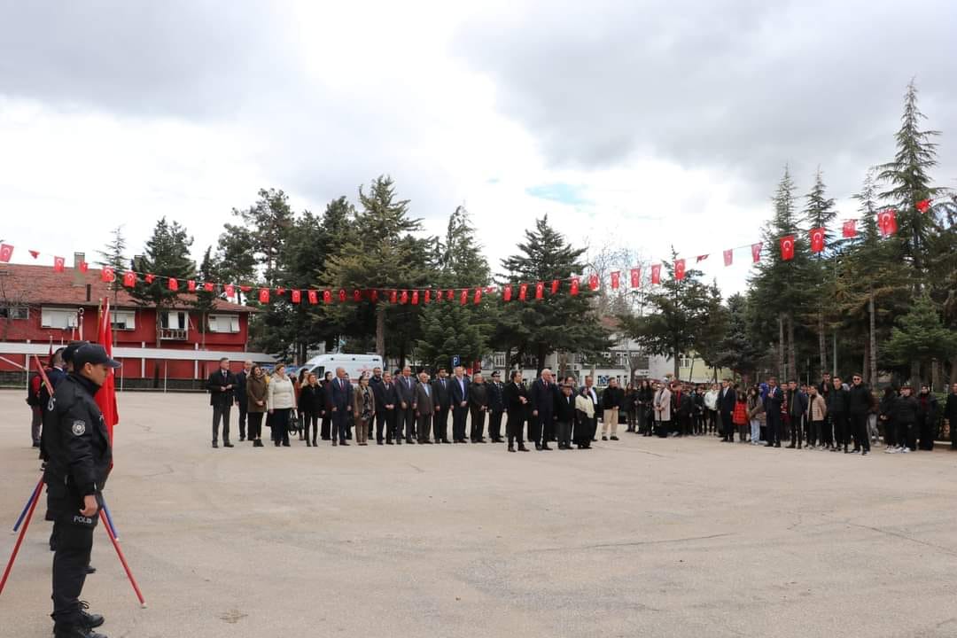 18 Mart Şehitler Günü ve Çanakkale Zaferinin 108. Yıldönümü Çelenk  Sunma Programı Düzenlendi.